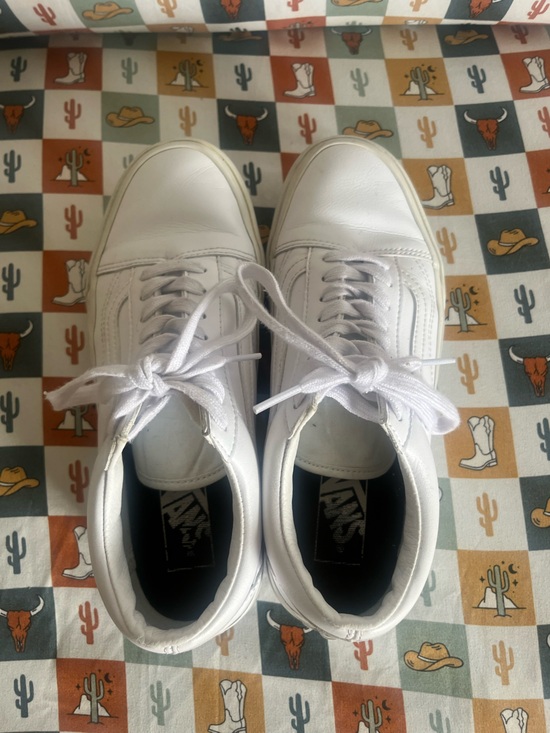 Vans Shoes - Vans Classic Low-Top Leather Sneakers in White